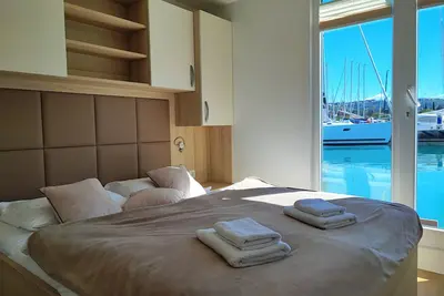 Image de Romantic houseboat no. 1 with whirlpool - 1 min. from the beach