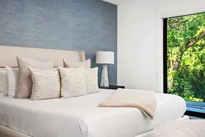 Image de Villa Arielle-Modern 1 Acre Villa w/Pool & Gameroom