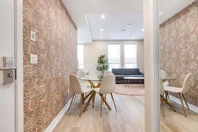 Image de M11 | Mount-Royal Suites: 2br + sofa bed - 211