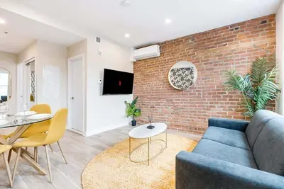 Image de M11 | Mount-Royal Suites: 2br + sofa bed - 212