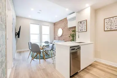 Image de M11 | Mount-Royal Suites: 3br + sofa bed - 311