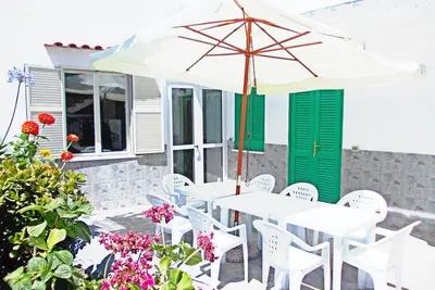 Image de The apartment with 3 large double bedrooms, each with a private bathroom.