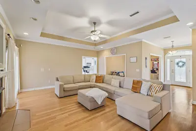 Image de Large spacious Home