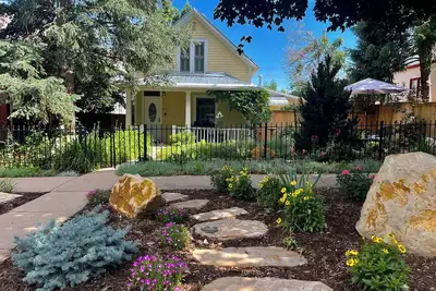 Image de Luxury Dream Cottage - Hot Tub, 3 blocks from Pearl Street, and 5 outdoor patios