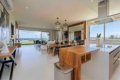 Image de New Condo Magical, spacious and complete view