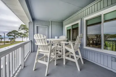Image de Tide Creek Bungalow, Panacea. . . Marina/Bay Views, 2 Balconies, Pool, No Boats