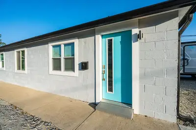 Image de Columbia Commons - Brand New &  Near Mass Ave!