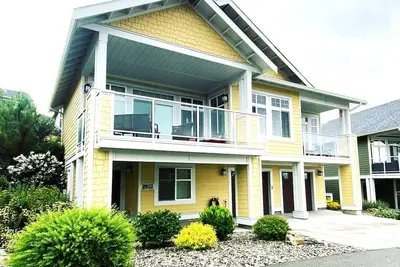 Image de Sandy Feet Retreat - View Cottage with gorgeous open layout