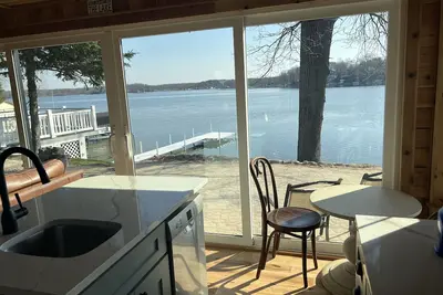 Image de Lakefront Home on Lake Webster
