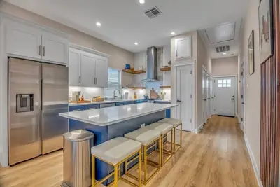 Image de East End Oasis by near Downtown