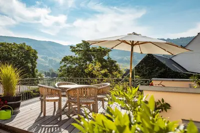 Image de Maison-Rosenhaus-Terrasse-Salle de bain privée séparée