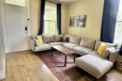 Image de Three bedroom home, concerts, fishing & outdoors!