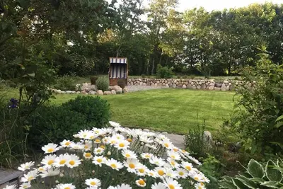 Image de Charmante Fewo mit Großem Garten in der Nähe zur Nordsee