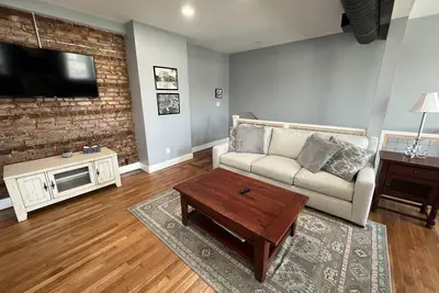 Image de Downtown Lenoir Luxury Apartment