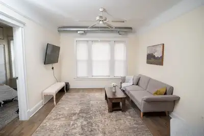 Image de Apartment on Clark in Wriglleyvile