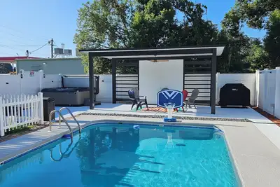 Image de Home Paradise Lakeland Backyard Jacuzzi & Private Pool Heater Free! ! !