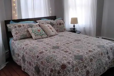 Image de Full 2 bedroom apt in beautiful Warren Ri\nFloor 2