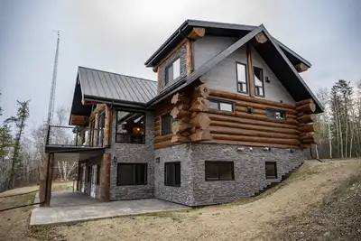 Image de Adventures for all seasons - a quiet getaway to sit back and relax.