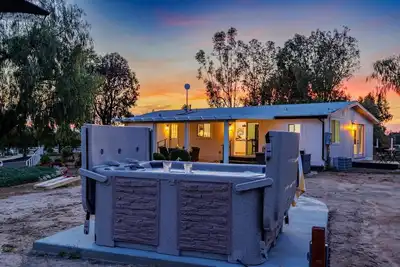 Image de Perfect For Families! Amazing Reviews Pool/Hot Tub