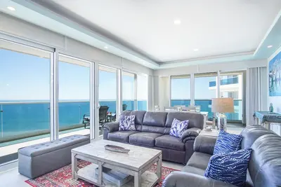 Image de Confortable 2 bedroom condo Encantame Towers Verano 905
