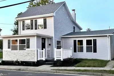 Image de Renting this quaint yet modern home in New Jersey