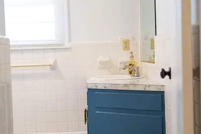 Image de Vaden’s R&R  Sweet charming country house to relax in with family and friends!