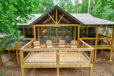 Image de Bamby Bungalow. Family and Pet Getaway. Fenced in yard and minimal stairs