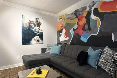 Image de Your Tmc Flats! Sleeps 32, 16br, 8ba, 8pa