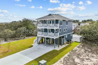 Image de 3-story near the beach with private pool, decks, great views, washer/dryer, Ac