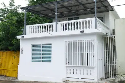 Image de Puertas pal Sol - 5 min from the beach. 1 Br 2nd story Apt with a huge balcony