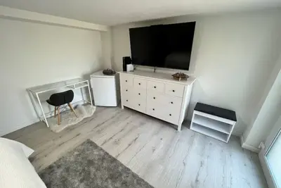 Image de 2 room apartment, comfortable, king size bed, Tv