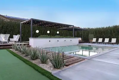 Image de Arrive at the Sleepover - Professionally designed stunner. This luxury house won’t disappoint!