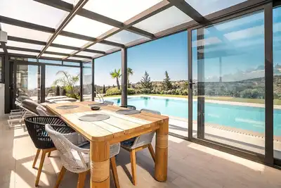 Image de Maison de campagne \"Sky Hills\" avec vue sur la mer, Wi-Fi et climatisation