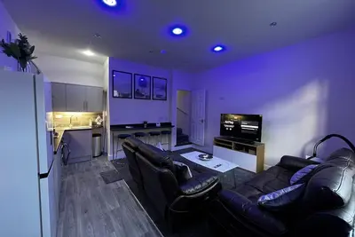 Image de Luxe Loft Living: A Home Away From Home