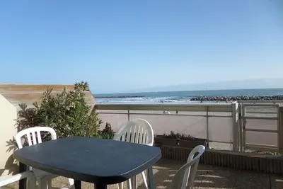Image de Grand studio cabine accès plage parking privé