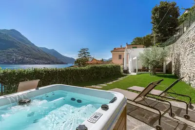 Image de La Serra - Modern greenhouse on lake Como