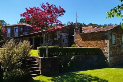 Image de Maison de campagne avec jardin & piscine, village paisible entre mer & montagne