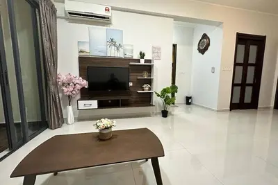 Image de Seaside living luxury apartment at danga bay with nice beach