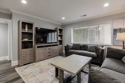 Image de 102 Island House: Rare 4 Bedroom Villa! Walk to Beach, Free Bikes, Pool