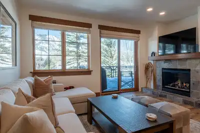 Westridge Condo 26 - Updated Condo, Walk to River Run and Downtown Ketchum