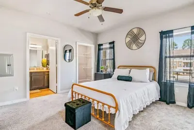 Image de 1 Bedroom Near Woodlands W/ Free Parking