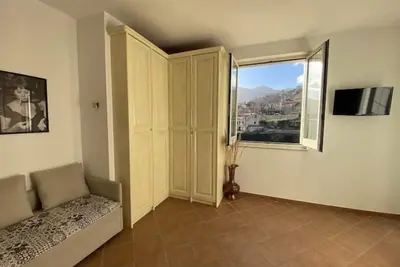 Image de Chez Luke Apartment \"Vintage\", 10 minutes from \"Path of the God\"