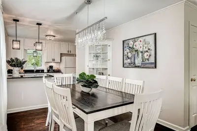 Image de Northside Nest: Indy Charm for 9