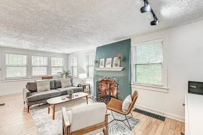 Image de Remodeled Broad Ripple Bungalow Near Monon Trail