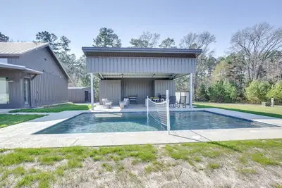 Image de Modern Kennard Cabin w/ 3 Casitas - Walk to Pond!