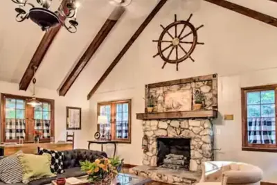 Image de Blue Ridge Mountain Cottage with mountain views