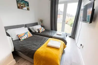 Image de No 03 Studio flat near Aylesbury station & town