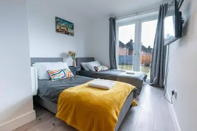 Image de No 03 Studio flat near Aylesbury station & town