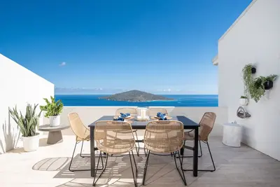 Image de Ocean View Suite - Luxe Comfort Near Magens Bay!