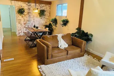 Image de Sunnyside-3 br in Trendy Kensington-Ac-Garage